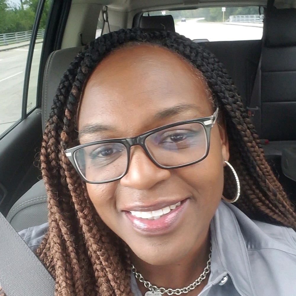 Meet your Posher, Lorinda